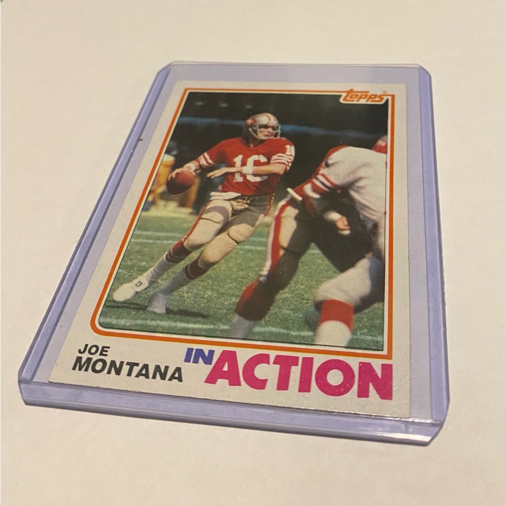 Joe Montana 1982  in action Topps Football Card Vintage Collectible